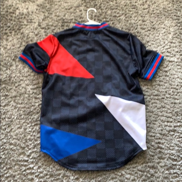 Shirt - Picture 2 of 2